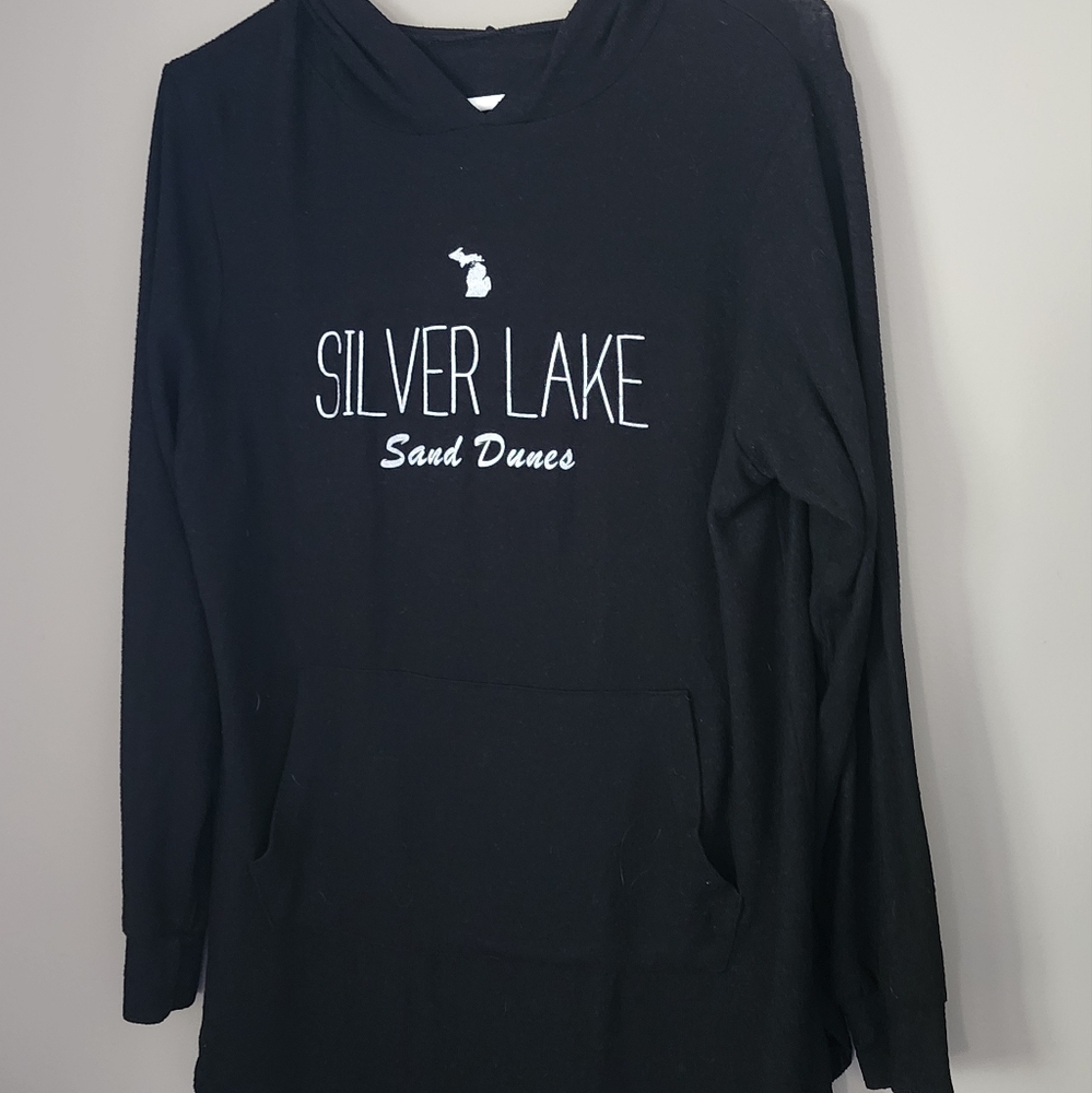 Women's Sz Med Silver Lake Sand Dunes thin hoodie